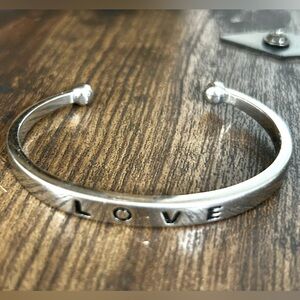 Kinsley Armelle Bracelet